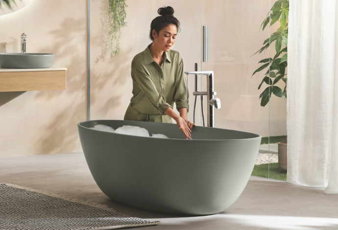 Villeroy & Boch , vrijstaand ligbad, natuursfeer, groen, moderne badkamer