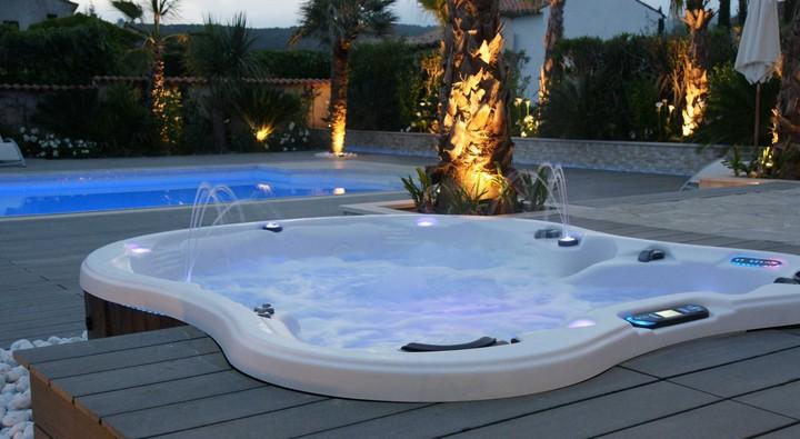 Dimension One Spas ingebouwde jacuzzi