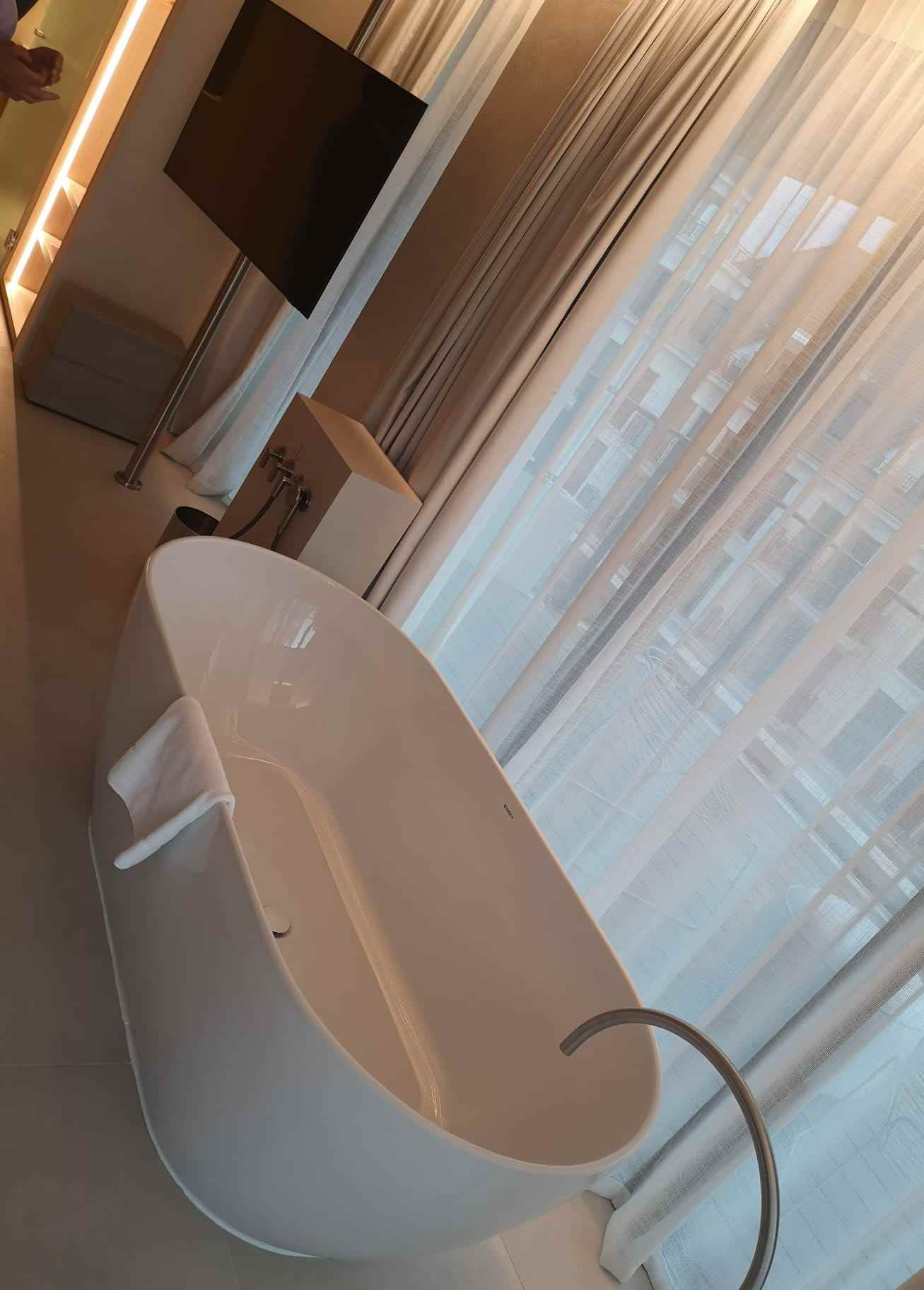 Enso hotel bad met kraan